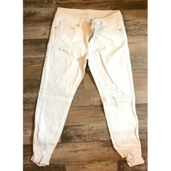 VIP - White Ripped VIP Jean Capris - Picture 1 of 2
